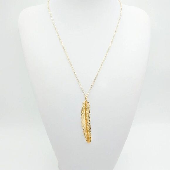 5/$25 Feather Pendant Long Chain Necklace - Picture 6 of 7
